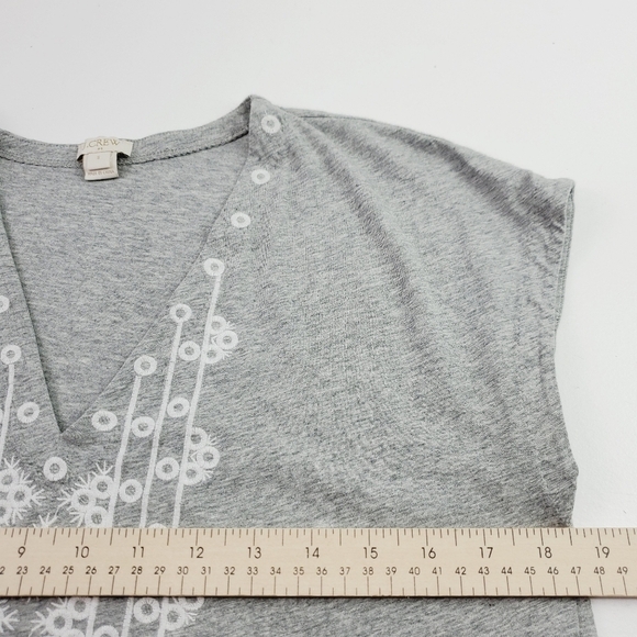 J.Crew Women Top Size Small Short Sleeves Crewneck Eyelet Embroidered V-neck - Picture 5 of 12